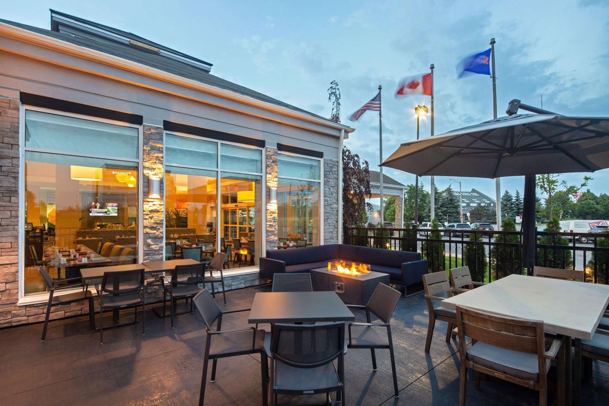 Hilton Garden Inn Toronto-Oakville Exterior foto